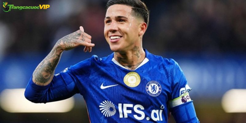 Enzo Fernandez nhiều khả năng tiếp tục thi đấu tại Stamford Bridge